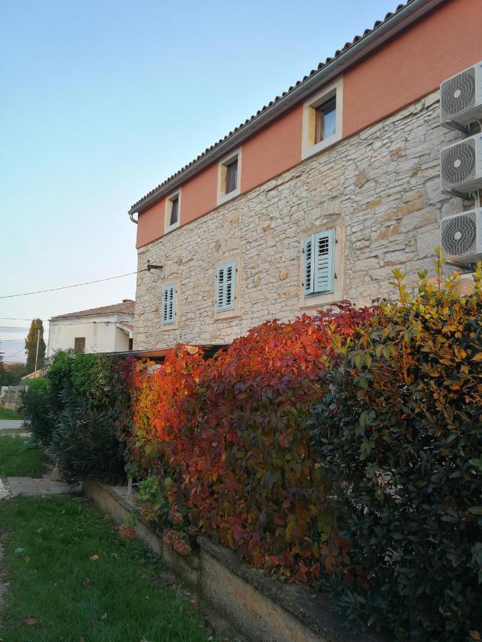 Eti And Mia Holiday Apartments Muntic Exterior photo